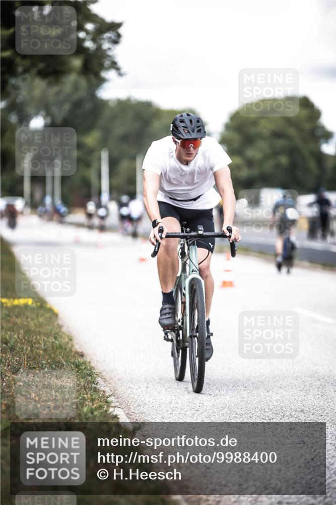 16.08.2026 - KN Förde Triathlon 2026 H.Heesch http://msf.ph/oto/9988400 16.08.2026 13:14:39 Radfahren 528, 533, 724, 726, 739 meine-sportfotos.de