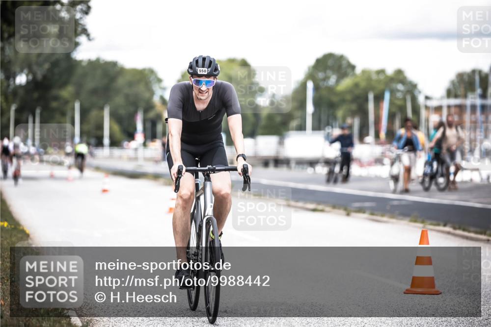 16.08.2026 - KN Förde Triathlon 2026 H.Heesch http://msf.ph/oto/9988442 16.08.2026 13:14:55 Radfahren 550 meine-sportfotos.de