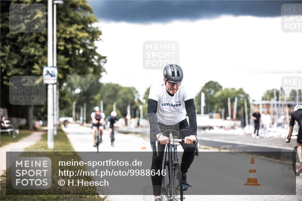16.08.2026 - KN Förde Triathlon 2026 H.Heesch http://msf.ph/oto/9988646 16.08.2026 13:16:03 Radfahren 517, 525, 527, 571, 734 meine-sportfotos.de