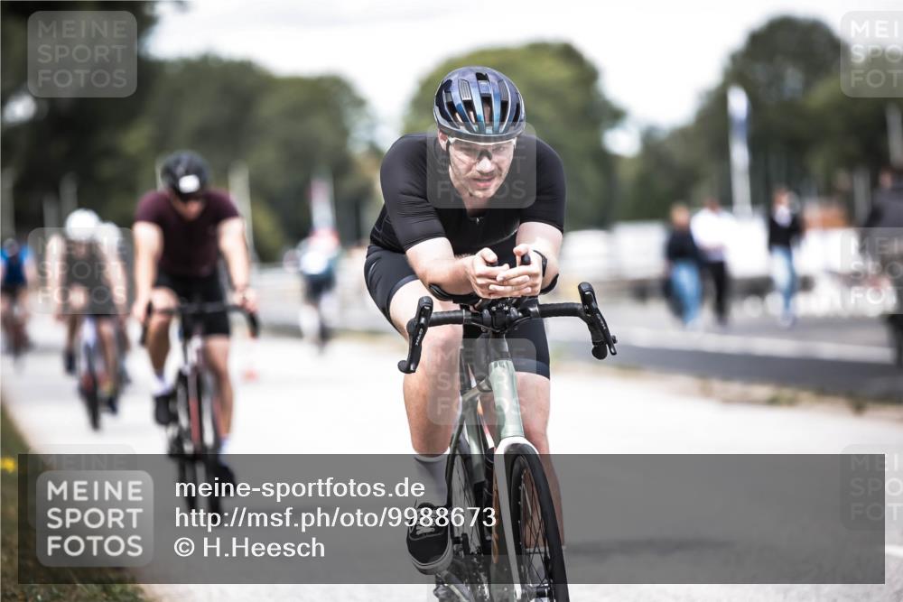 16.08.2026 - KN Förde Triathlon 2026 H.Heesch http://msf.ph/oto/9988673 16.08.2026 13:16:17 Radfahren 519, 535, 552, 567, 585, 727, 732 meine-sportfotos.de