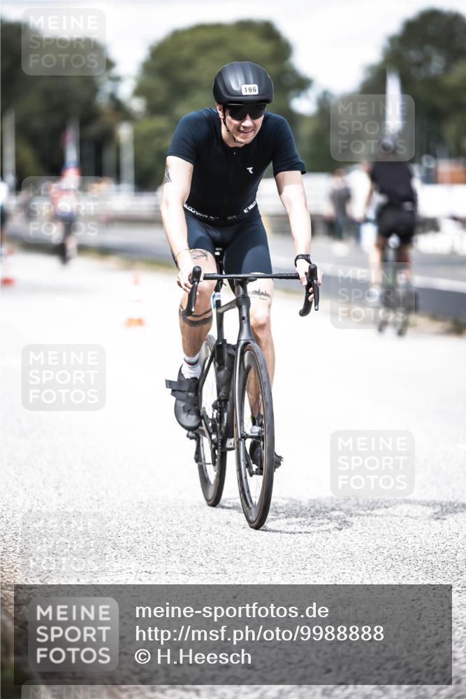 16.08.2026 - KN Förde Triathlon 2026 H.Heesch http://msf.ph/oto/9988888 16.08.2026 13:17:33 Radfahren 196, 594, 610, 723 meine-sportfotos.de