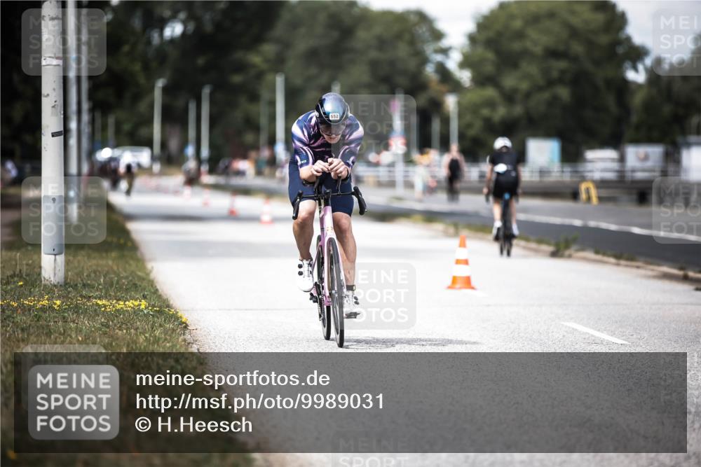 16.08.2026 - KN Förde Triathlon 2026 H.Heesch http://msf.ph/oto/9989031 16.08.2026 13:18:25 Radfahren 590, 602, 607, 702 meine-sportfotos.de