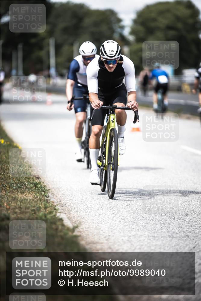 16.08.2026 - KN Förde Triathlon 2026 H.Heesch http://msf.ph/oto/9989040 16.08.2026 13:18:37 Radfahren 547, 592 meine-sportfotos.de