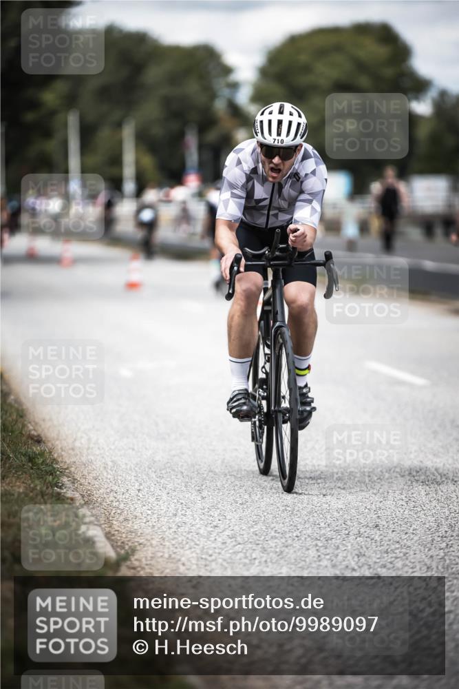 16.08.2026 - KN Förde Triathlon 2026 H.Heesch http://msf.ph/oto/9989097 16.08.2026 13:18:51 Radfahren 565, 609, 704 meine-sportfotos.de