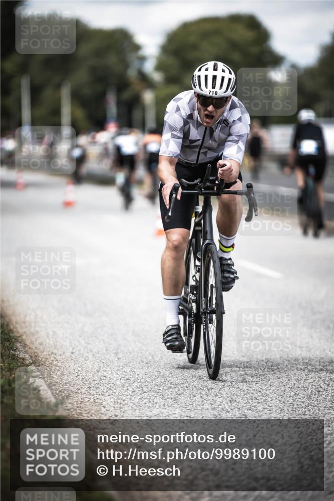 16.08.2026 - KN Förde Triathlon 2026 H.Heesch http://msf.ph/oto/9989100 16.08.2026 13:18:51 Radfahren 565, 609, 704 meine-sportfotos.de