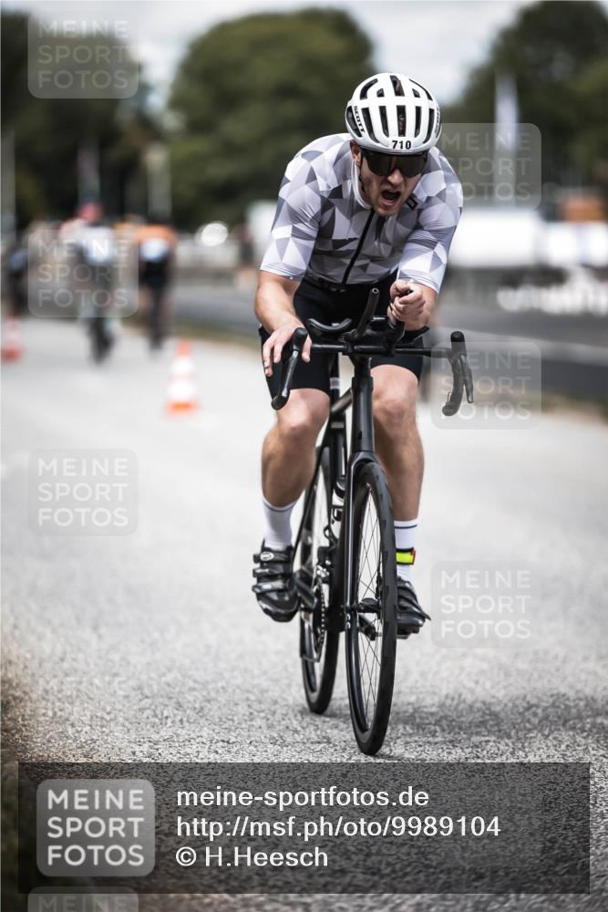 16.08.2026 - KN Förde Triathlon 2026 H.Heesch http://msf.ph/oto/9989104 16.08.2026 13:18:51 Radfahren 565, 609, 704 meine-sportfotos.de