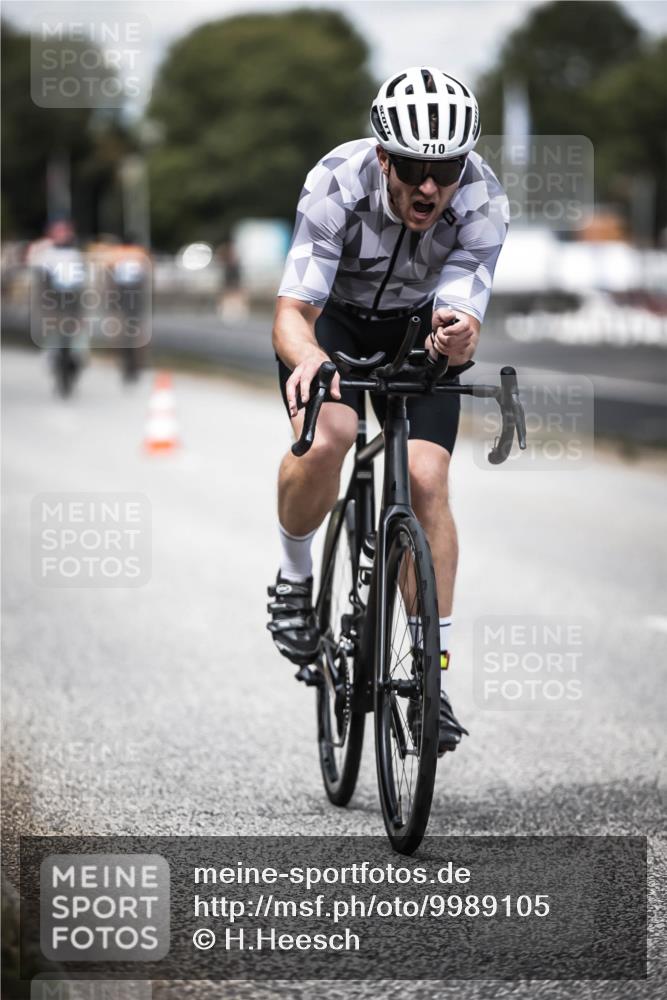 16.08.2026 - KN Förde Triathlon 2026 H.Heesch http://msf.ph/oto/9989105 16.08.2026 13:18:51 Radfahren 565, 609, 704 meine-sportfotos.de