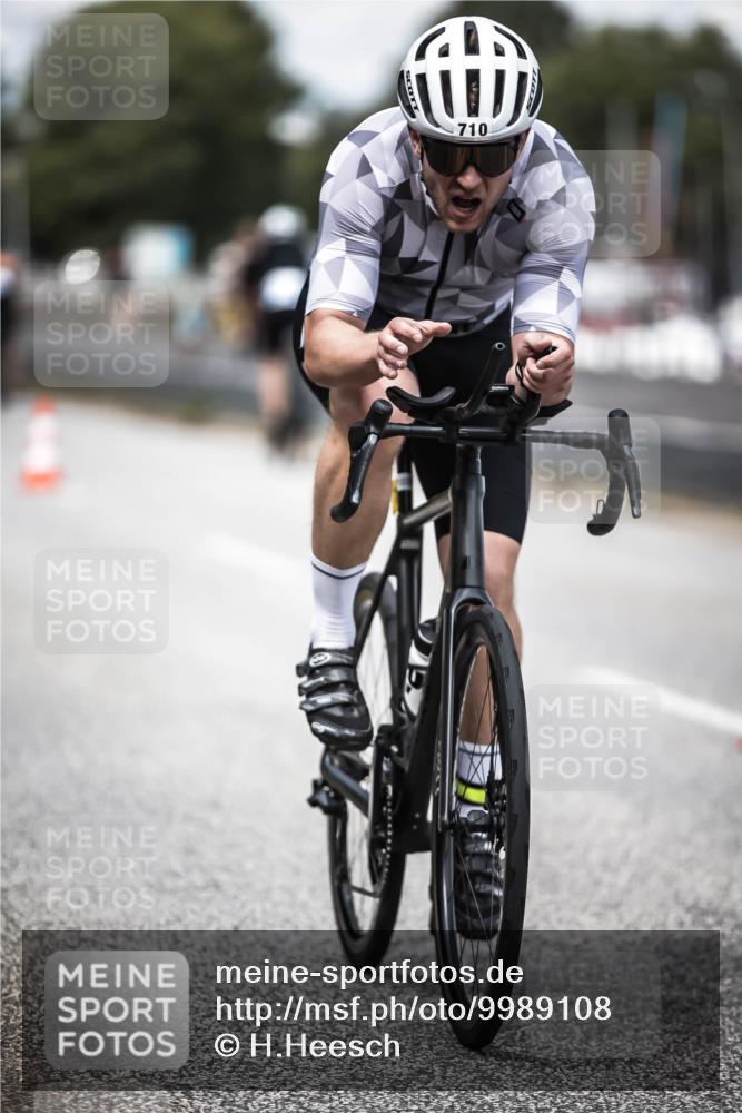 16.08.2026 - KN Förde Triathlon 2026 H.Heesch http://msf.ph/oto/9989108 16.08.2026 13:18:51 Radfahren 565, 609, 704 meine-sportfotos.de