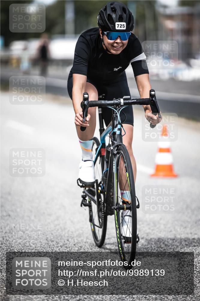 16.08.2026 - KN Förde Triathlon 2026 H.Heesch http://msf.ph/oto/9989139 16.08.2026 13:18:58 Radfahren 565, 704, 719, 725 meine-sportfotos.de