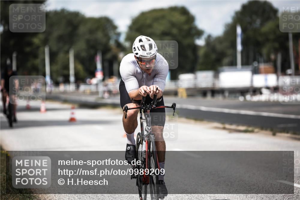 16.08.2026 - KN Förde Triathlon 2026 H.Heesch http://msf.ph/oto/9989209 16.08.2026 13:19:25 Radfahren 713, 714, 735 meine-sportfotos.de