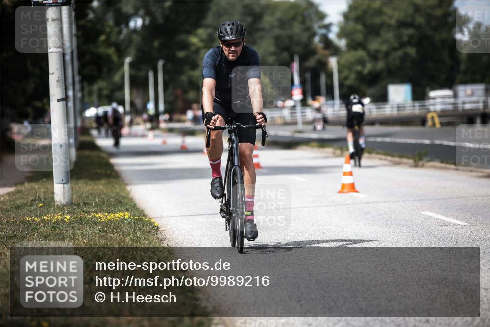 16.08.2026 - KN Förde Triathlon 2026 H.Heesch http://msf.ph/oto/9989216 16.08.2026 13:19:27 Radfahren 716, 735 meine-sportfotos.de