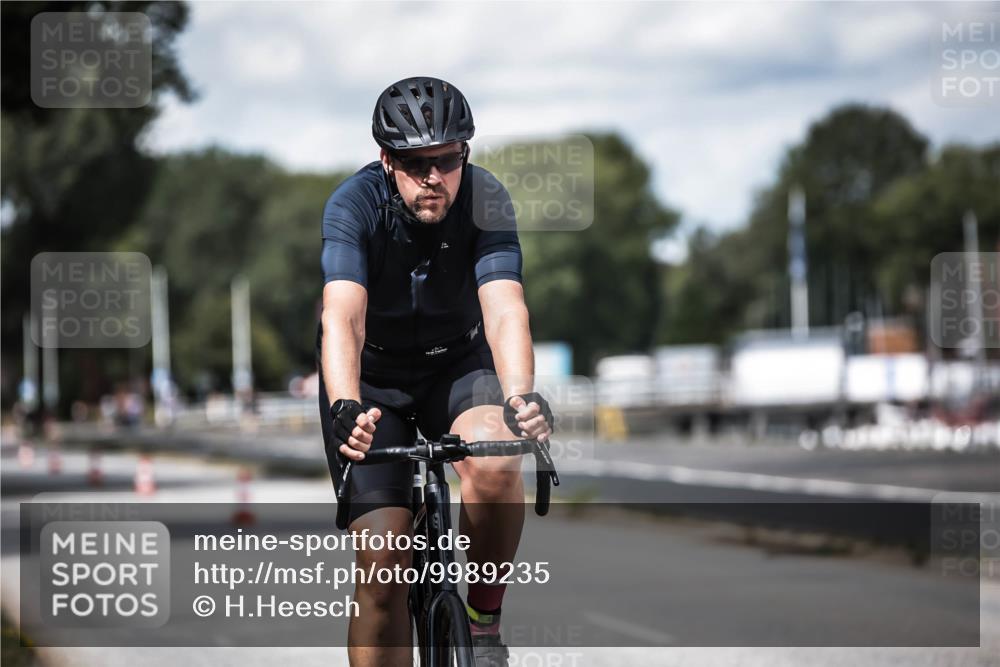 16.08.2026 - KN Förde Triathlon 2026 H.Heesch http://msf.ph/oto/9989235 16.08.2026 13:19:28 Radfahren 574, 701, 716, 735 meine-sportfotos.de