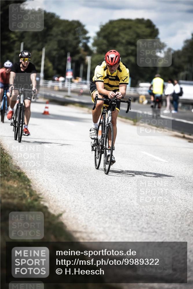 16.08.2026 - KN Förde Triathlon 2026 H.Heesch http://msf.ph/oto/9989322 16.08.2026 13:20:02 Radfahren 562, 591, 709, 723, 733, 737 meine-sportfotos.de