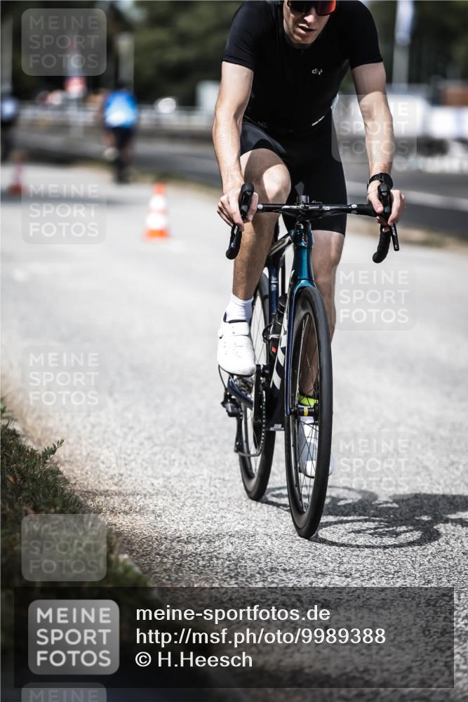 16.08.2026 - KN Förde Triathlon 2026 H.Heesch http://msf.ph/oto/9989388 16.08.2026 13:20:29 Radfahren 556, 588 meine-sportfotos.de