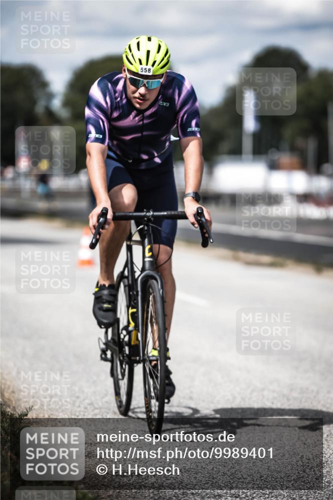 16.08.2026 - KN Förde Triathlon 2026 H.Heesch http://msf.ph/oto/9989401 16.08.2026 13:20:49 Radfahren 581, 589 meine-sportfotos.de