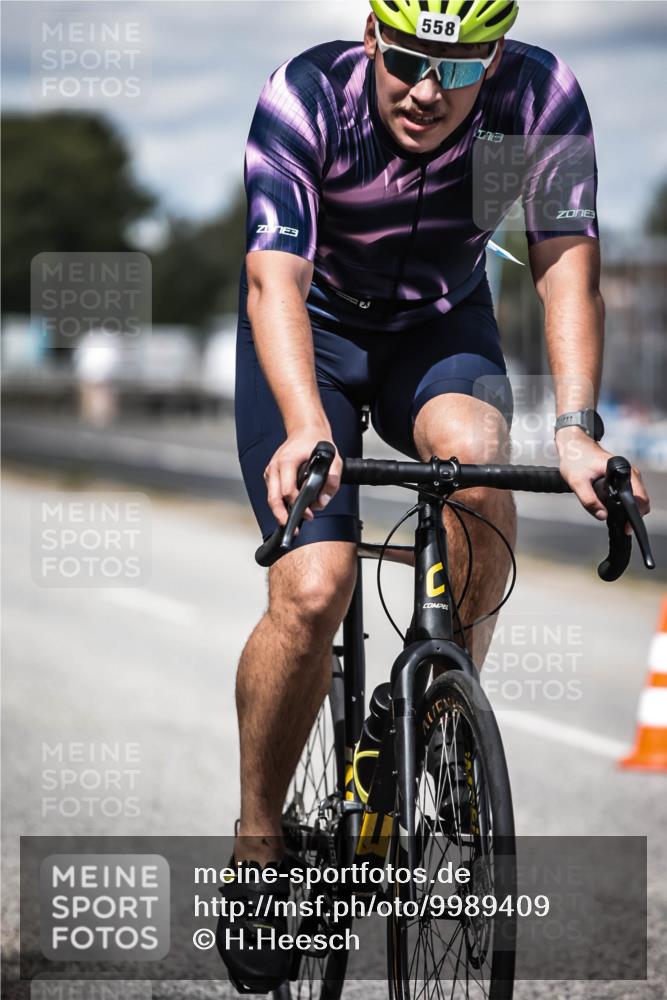 16.08.2026 - KN Förde Triathlon 2026 H.Heesch http://msf.ph/oto/9989409 16.08.2026 13:20:49 Radfahren 581, 589 meine-sportfotos.de