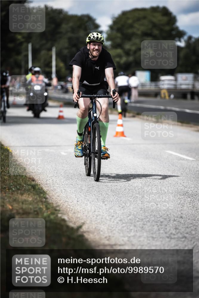 16.08.2026 - KN Förde Triathlon 2026 H.Heesch http://msf.ph/oto/9989570 16.08.2026 13:21:42 Radfahren 595, 704, 705, 730, 736 meine-sportfotos.de