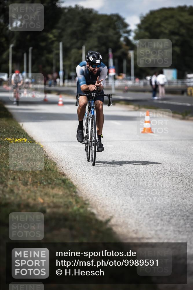 16.08.2026 - KN Förde Triathlon 2026 H.Heesch http://msf.ph/oto/9989591 16.08.2026 13:21:44 Radfahren 595, 704, 705, 730 meine-sportfotos.de
