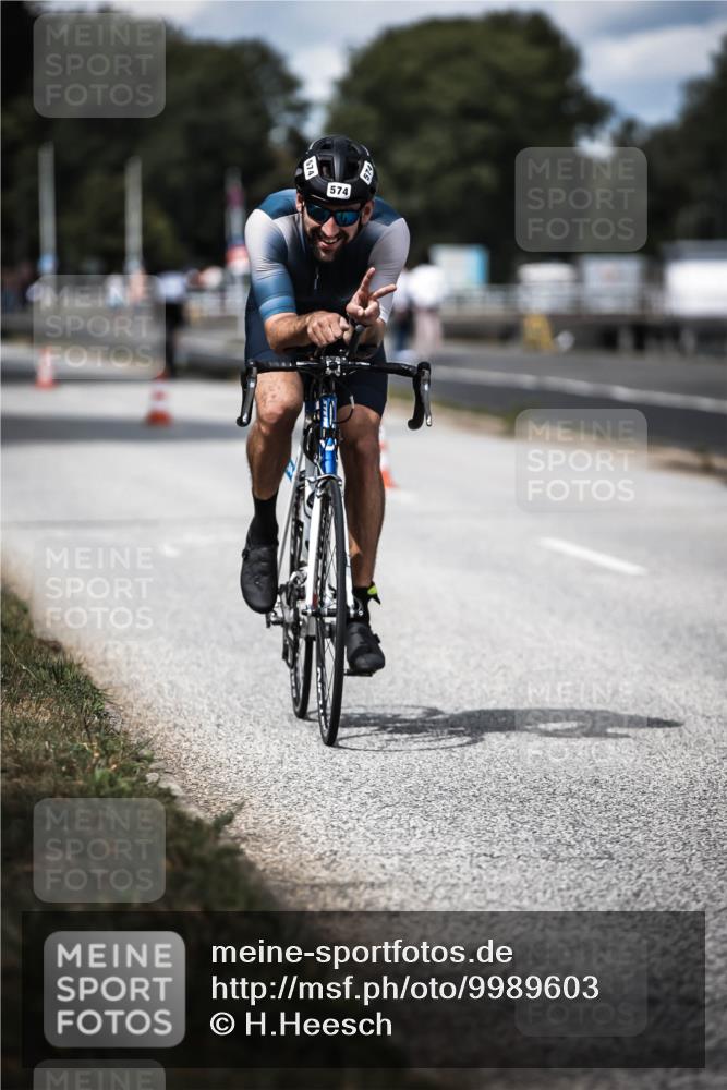 16.08.2026 - KN Förde Triathlon 2026 H.Heesch http://msf.ph/oto/9989603 16.08.2026 13:21:45 Radfahren 595, 704, 705, 730 meine-sportfotos.de