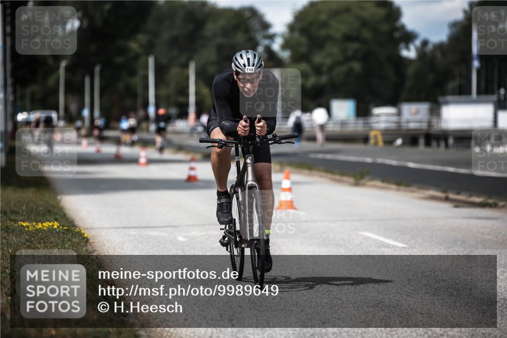 16.08.2026 - KN Förde Triathlon 2026 H.Heesch http://msf.ph/oto/9989649 16.08.2026 13:22:05 Radfahren 577, 716 meine-sportfotos.de