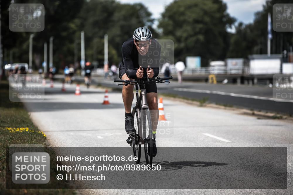 16.08.2026 - KN Förde Triathlon 2026 H.Heesch http://msf.ph/oto/9989650 16.08.2026 13:22:05 Radfahren 577, 716 meine-sportfotos.de