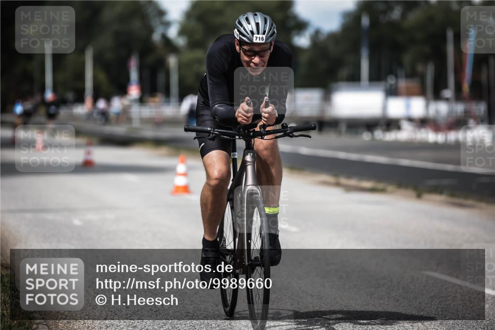 16.08.2026 - KN Förde Triathlon 2026 H.Heesch http://msf.ph/oto/9989660 16.08.2026 13:22:06 Radfahren 506, 577, 716 meine-sportfotos.de
