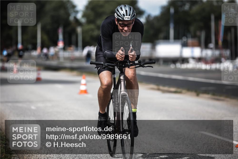 16.08.2026 - KN Förde Triathlon 2026 H.Heesch http://msf.ph/oto/9989661 16.08.2026 13:22:06 Radfahren 506, 577, 716 meine-sportfotos.de
