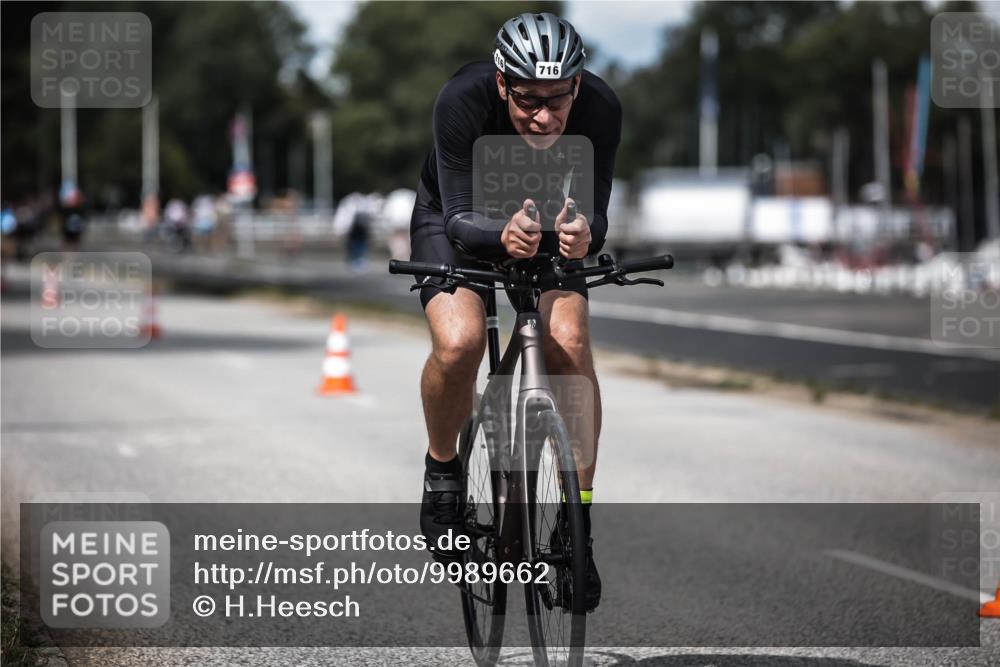 16.08.2026 - KN Förde Triathlon 2026 H.Heesch http://msf.ph/oto/9989662 16.08.2026 13:22:06 Radfahren 506, 577, 716 meine-sportfotos.de