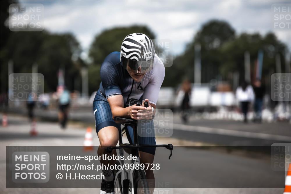 16.08.2026 - KN Förde Triathlon 2026 H.Heesch http://msf.ph/oto/9989728 16.08.2026 13:22:22 Radfahren 548, 599 meine-sportfotos.de
