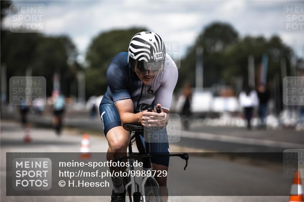 16.08.2026 - KN Förde Triathlon 2026 H.Heesch http://msf.ph/oto/9989729 16.08.2026 13:22:22 Radfahren 548, 599 meine-sportfotos.de