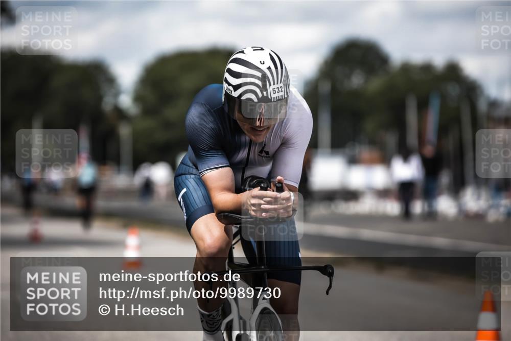 16.08.2026 - KN Förde Triathlon 2026 H.Heesch http://msf.ph/oto/9989730 16.08.2026 13:22:22 Radfahren 548, 599 meine-sportfotos.de
