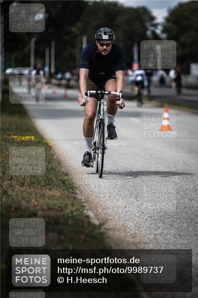 16.08.2026 - KN Förde Triathlon 2026 H.Heesch http://msf.ph/oto/9989737 16.08.2026 13:22:32 Radfahren 576, 601, 721 meine-sportfotos.de
