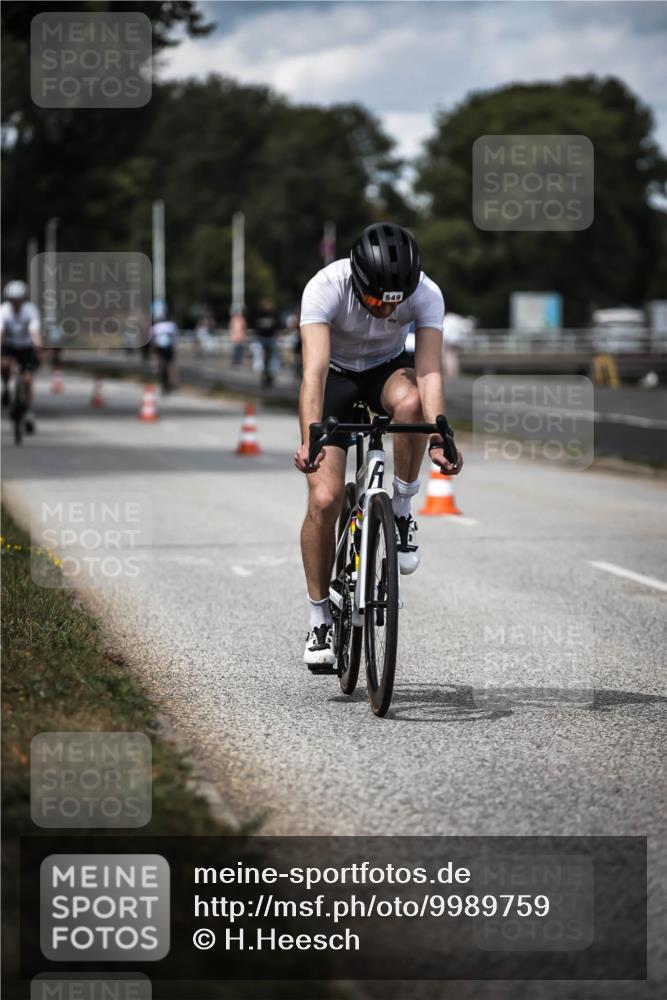 16.08.2026 - KN Förde Triathlon 2026 H.Heesch http://msf.ph/oto/9989759 16.08.2026 13:22:37 Radfahren 601, 721, 737 meine-sportfotos.de