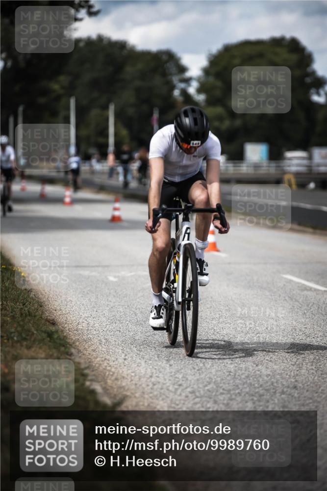 16.08.2026 - KN Förde Triathlon 2026 H.Heesch http://msf.ph/oto/9989760 16.08.2026 13:22:37 Radfahren 601, 721, 737 meine-sportfotos.de