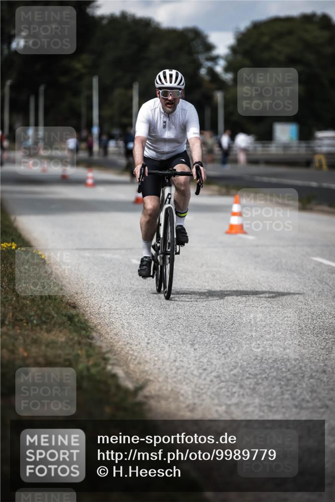 16.08.2026 - KN Förde Triathlon 2026 H.Heesch http://msf.ph/oto/9989779 16.08.2026 13:22:41 Radfahren 737 meine-sportfotos.de
