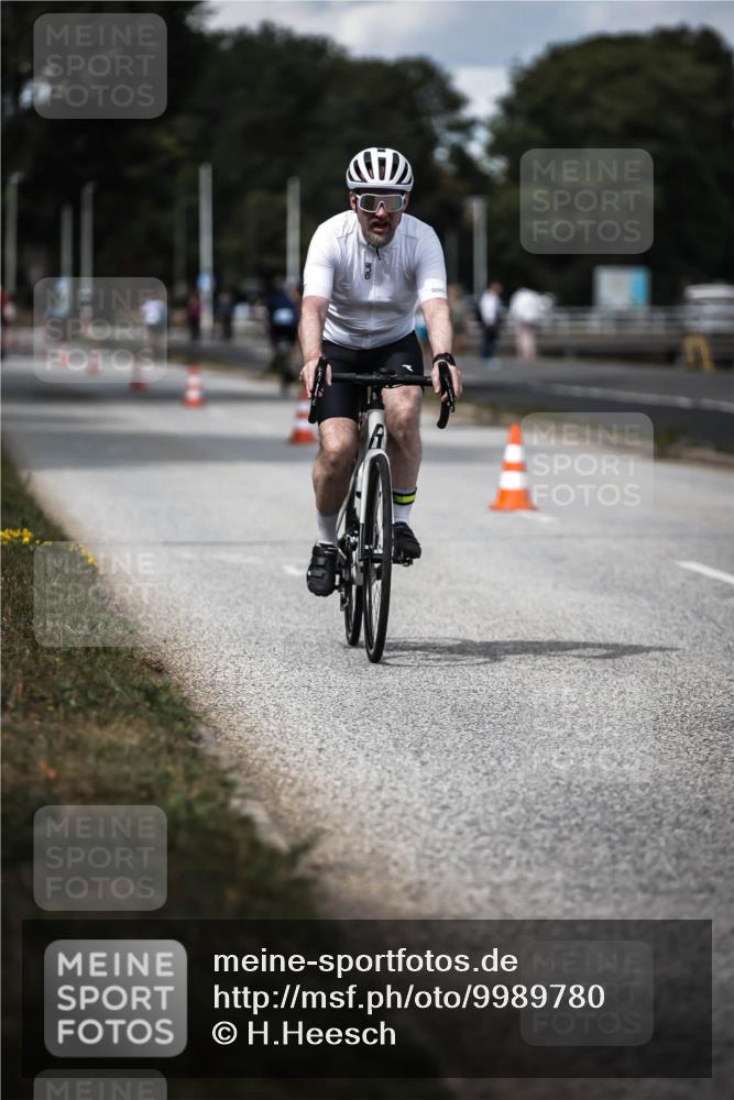 16.08.2026 - KN Förde Triathlon 2026 H.Heesch http://msf.ph/oto/9989780 16.08.2026 13:22:41 Radfahren 737 meine-sportfotos.de