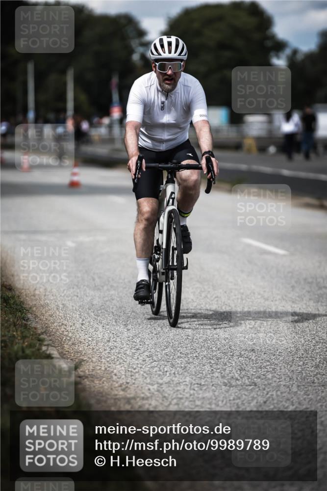 16.08.2026 - KN Förde Triathlon 2026 H.Heesch http://msf.ph/oto/9989789 16.08.2026 13:22:42 Radfahren 737 meine-sportfotos.de