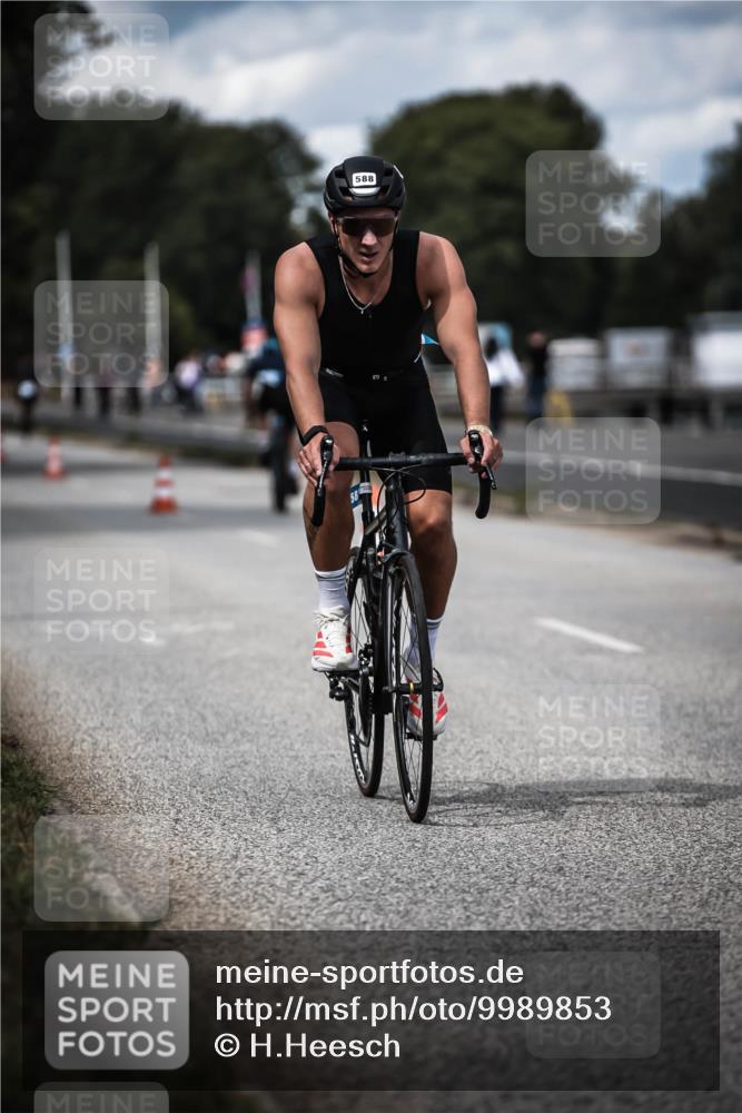 16.08.2026 - KN Förde Triathlon 2026 H.Heesch http://msf.ph/oto/9989853 16.08.2026 13:22:59 Radfahren 550, 739 meine-sportfotos.de