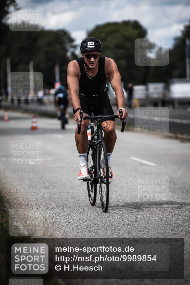16.08.2026 - KN Förde Triathlon 2026 H.Heesch http://msf.ph/oto/9989854 16.08.2026 13:22:59 Radfahren 550, 739 meine-sportfotos.de