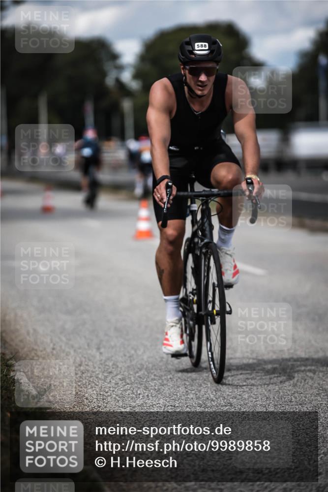 16.08.2026 - KN Förde Triathlon 2026 H.Heesch http://msf.ph/oto/9989858 16.08.2026 13:22:59 Radfahren 550, 739 meine-sportfotos.de