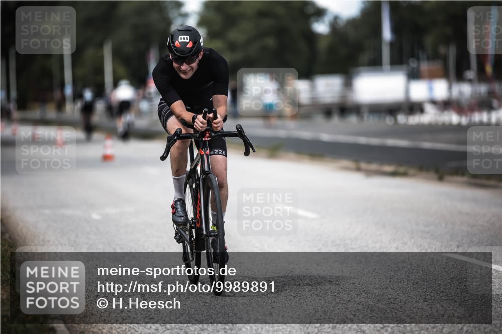 16.08.2026 - KN Förde Triathlon 2026 H.Heesch http://msf.ph/oto/9989891 16.08.2026 13:23:13 Radfahren 533, 573, 708, 726, 727, 731 meine-sportfotos.de