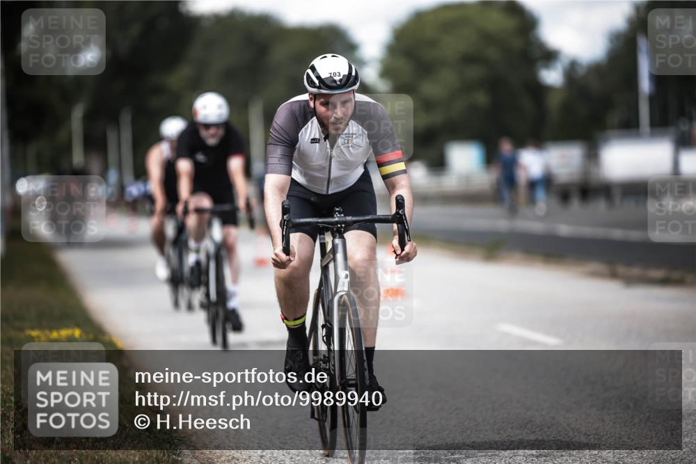 16.08.2026 - KN Förde Triathlon 2026 H.Heesch http://msf.ph/oto/9989940 16.08.2026 13:23:39 Radfahren 596, 608, 740, 747 meine-sportfotos.de
