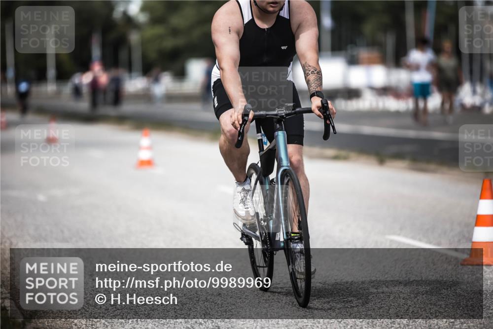 16.08.2026 - KN Förde Triathlon 2026 H.Heesch http://msf.ph/oto/9989969 16.08.2026 13:23:41 Radfahren 596, 608, 740, 747 meine-sportfotos.de