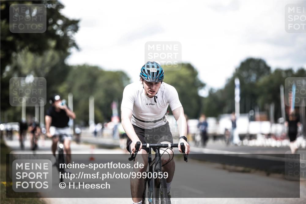 16.08.2026 - KN Förde Triathlon 2026 H.Heesch http://msf.ph/oto/9990059 16.08.2026 13:24:09 Radfahren 572, 585, 732 meine-sportfotos.de
