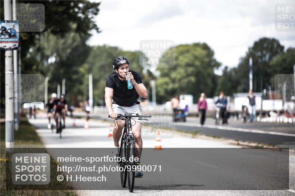 16.08.2026 - KN Förde Triathlon 2026 H.Heesch http://msf.ph/oto/9990071 16.08.2026 13:24:11 Radfahren 531, 572, 585, 732, 736 meine-sportfotos.de
