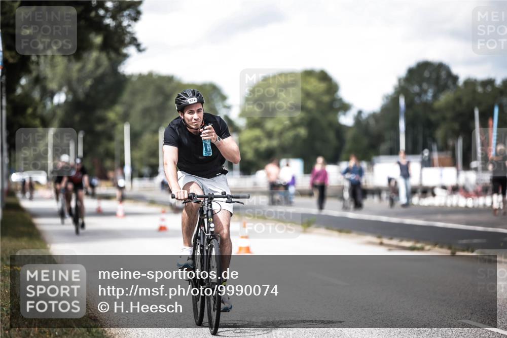 16.08.2026 - KN Förde Triathlon 2026 H.Heesch http://msf.ph/oto/9990074 16.08.2026 13:24:11 Radfahren 531, 572, 585, 732, 736 meine-sportfotos.de