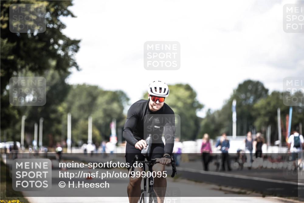 16.08.2026 - KN Förde Triathlon 2026 H.Heesch http://msf.ph/oto/9990095 16.08.2026 13:24:16 Radfahren 531, 585, 724, 732, 736 meine-sportfotos.de