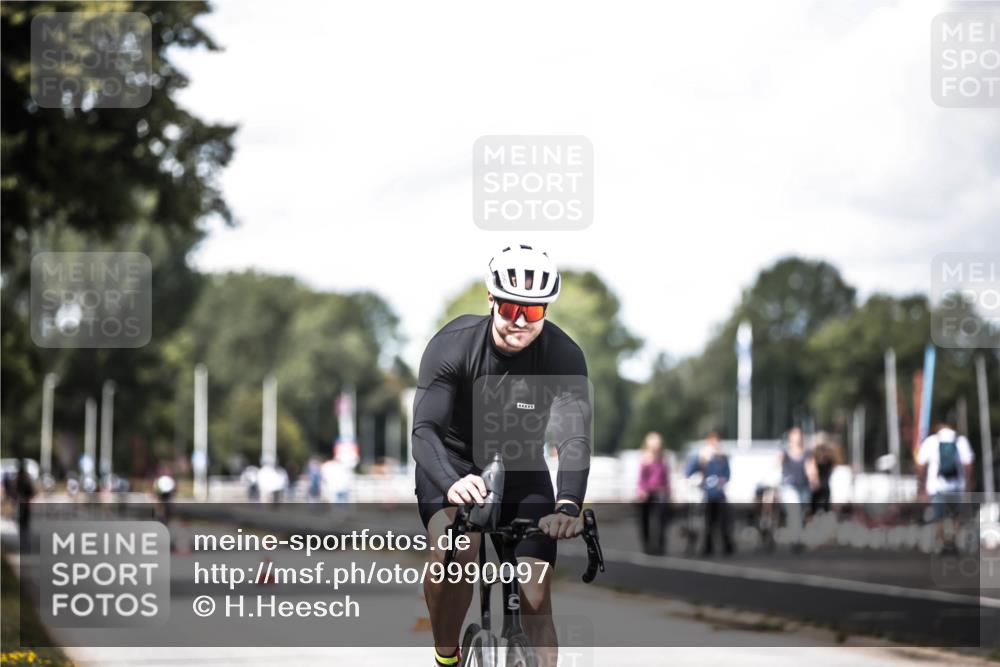 16.08.2026 - KN Förde Triathlon 2026 H.Heesch http://msf.ph/oto/9990097 16.08.2026 13:24:16 Radfahren 531, 585, 724, 732, 736 meine-sportfotos.de