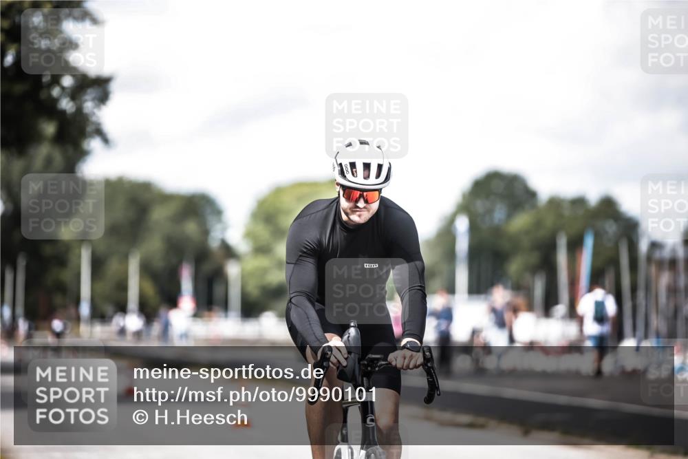 16.08.2026 - KN Förde Triathlon 2026 H.Heesch http://msf.ph/oto/9990101 16.08.2026 13:24:17 Radfahren 531, 585, 724, 732, 736 meine-sportfotos.de