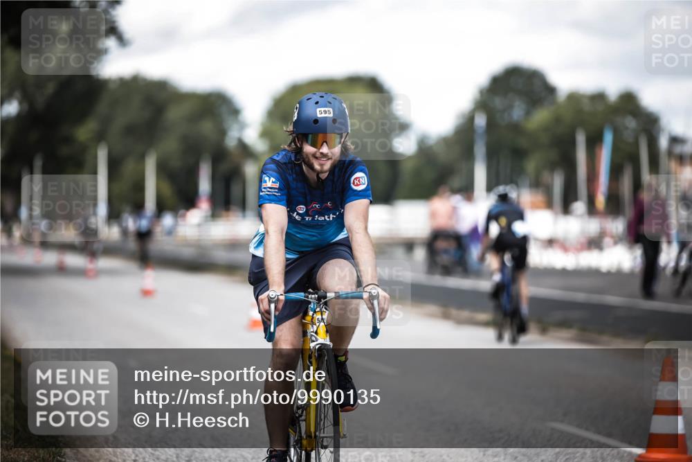 16.08.2026 - KN Förde Triathlon 2026 H.Heesch http://msf.ph/oto/9990135 16.08.2026 13:24:31 Radfahren 595 meine-sportfotos.de